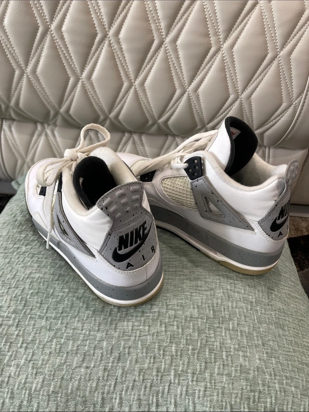 Jordan Men’s Retro white cement Sneakers in white, Black & Red. Size 6Y